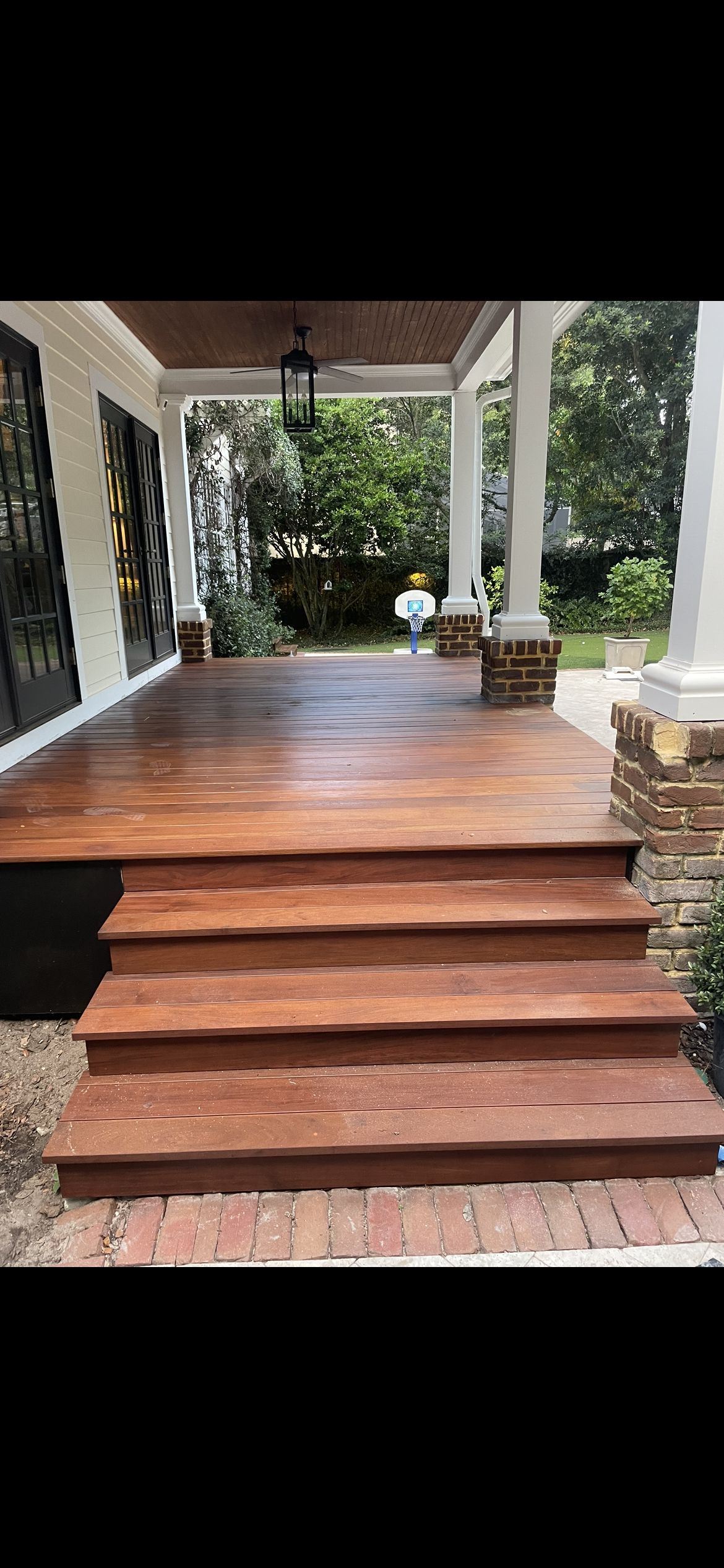Wood Defender vs. Stain and Seal Experts: Which One is the Best Wood Stain Manufacturer?